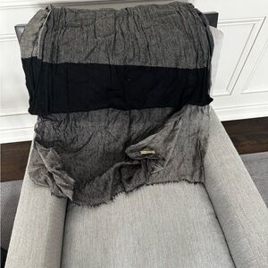 Burberry  black/ grey scarf